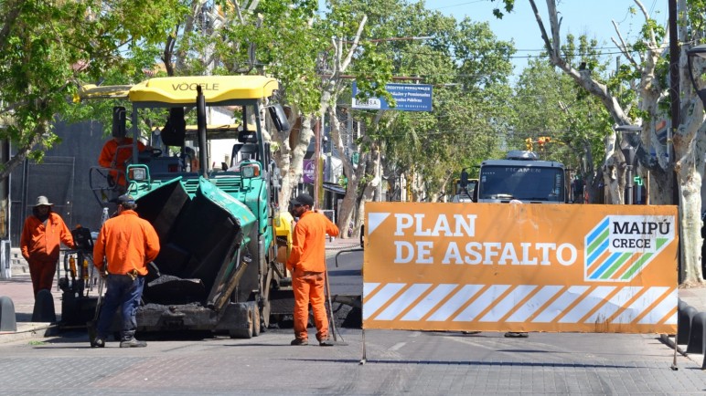 Maipú acelera su Plan Integral de Asfalto: más de 250 cuadras renovadas y un avance del 60%